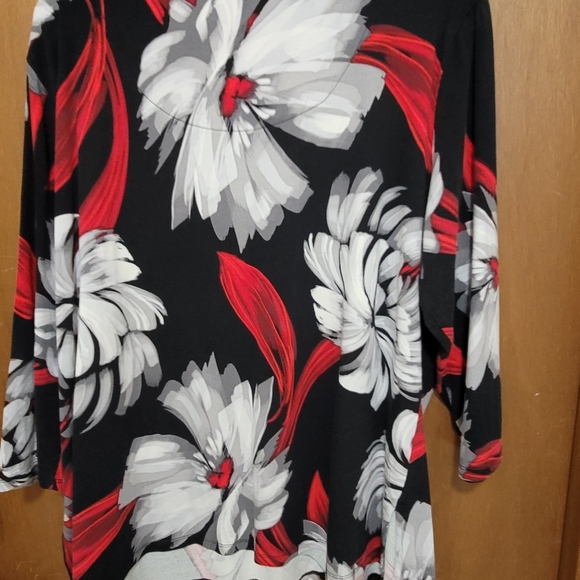 Alfred Dunner Women's Floral Long Sleeve Top - Black, Red, White - Picture 4 of 5